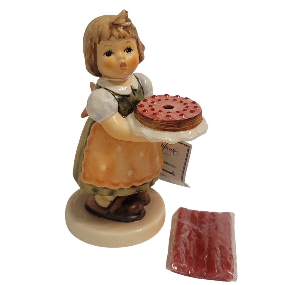 Goebel Hummel Figurine Birthday Candle Girl #440 TMK 1 1985 in original box